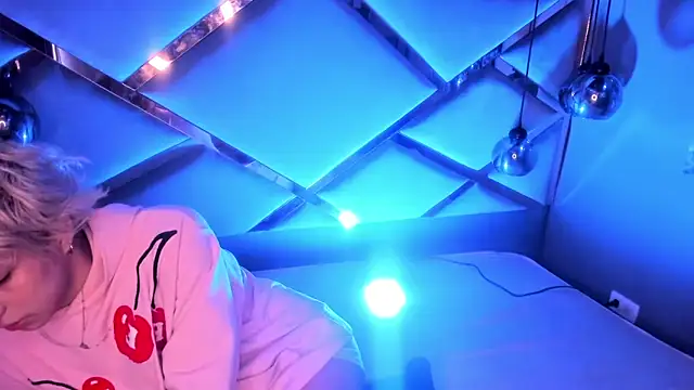 OliIverr22 live sex cam