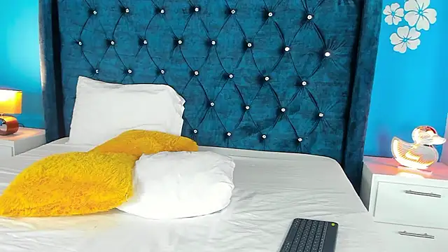 violet_smith2's cam snapshot