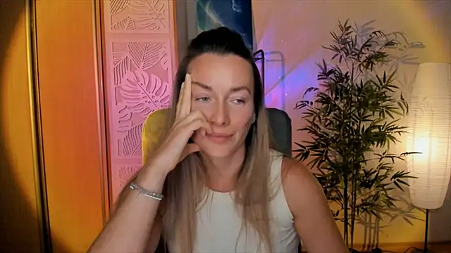 RebeccaMartinez live sex cam