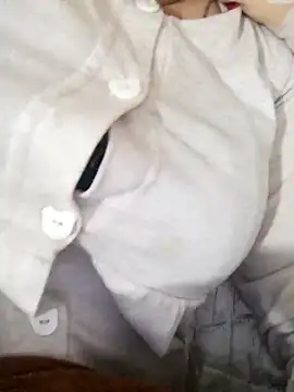 Rouzalinda_1's cam snapshot