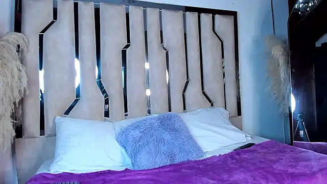 Olivia__Milf's cam snapshot