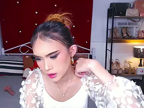 MeatyhorsecockMistress live sex cam