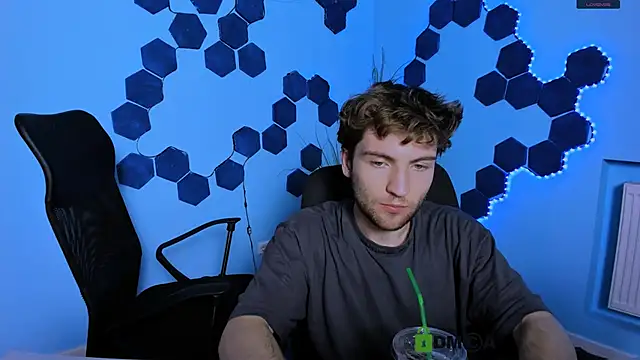 michael_strong1's cam snapshot