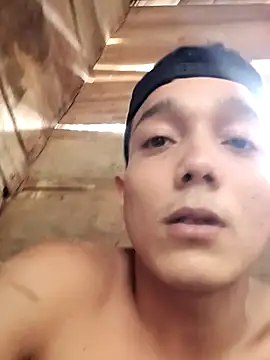 tayson_'s cam snapshot