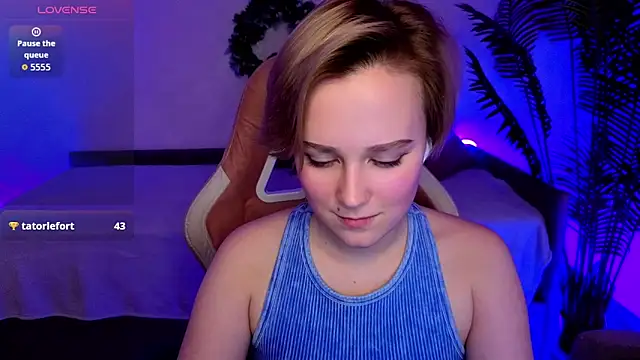 Ellie_Heavenly live sex cam