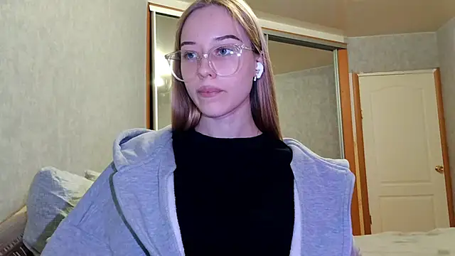 GlidedFill live sex cam