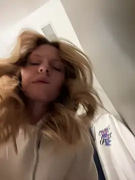 MaryHiggins live sex cam