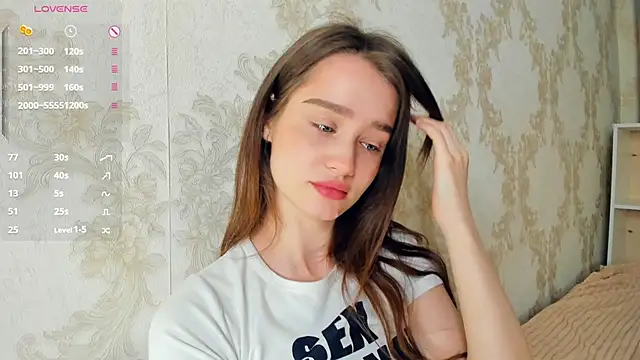 lovelyalivia's cam snapshot