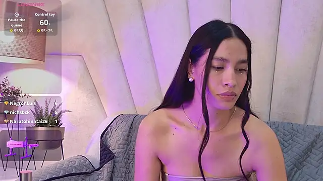 JuliaaVega live sex cam