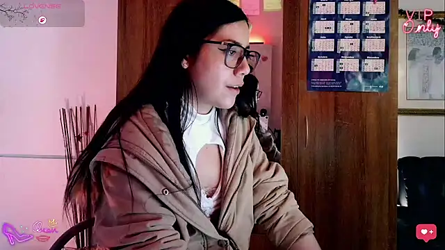 LauGrayJ's cam snapshot