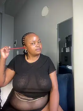 Curveysinaa's cam snapshot