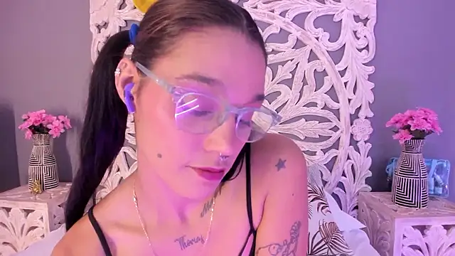 loraineblake's cam snapshot