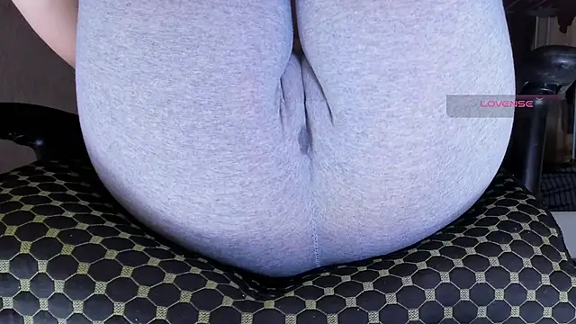 Cameltoe_squirt_inPants's cam snapshot