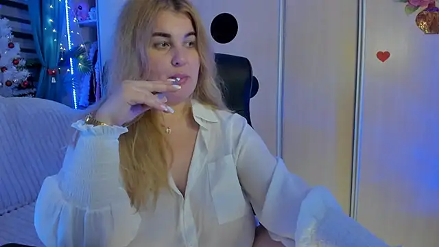 CoraSwon's cam snapshot