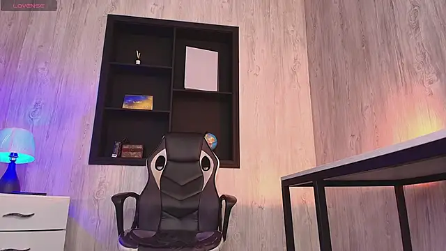 mila_bloom_'s cam snapshot