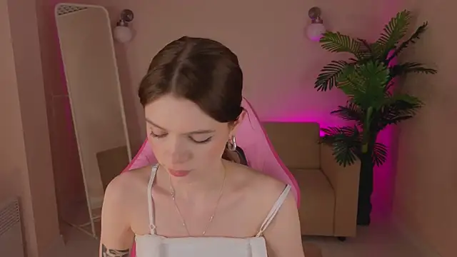 Ellya_me's cam snapshot