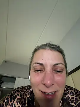 cumguzzler143's cam snapshot