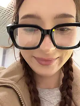 LilluKatten live sex cam