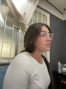 Alyha_Cortes's cam snapshot