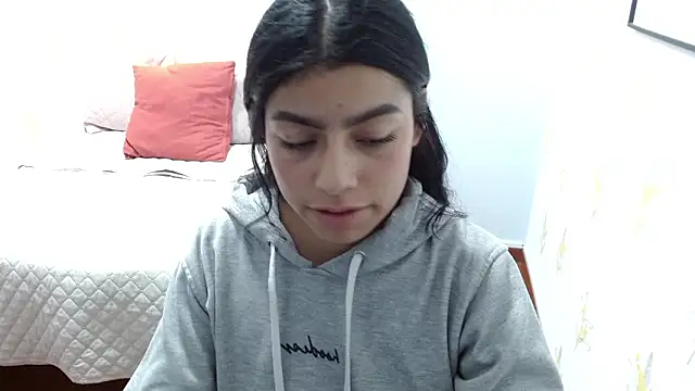 Laia_white's cam snapshot