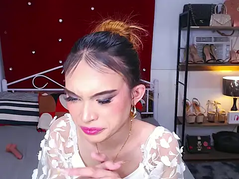 MeatyhorsecockMistress live sex cam