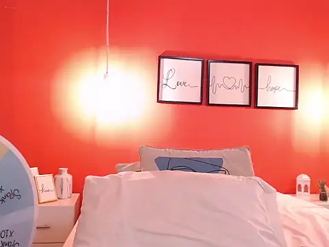 MaddyOwens_5's cam snapshot