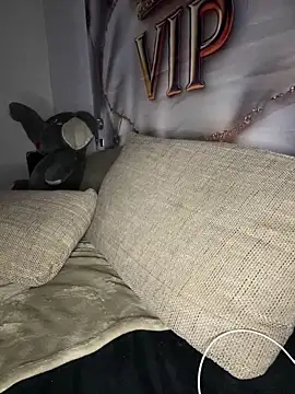 Luna1114 live sex cam