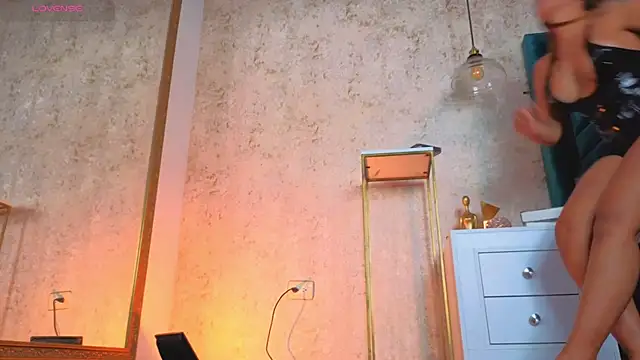 AlessiaLondon's cam snapshot