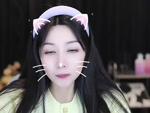 Nuyoah-77 live sex cam