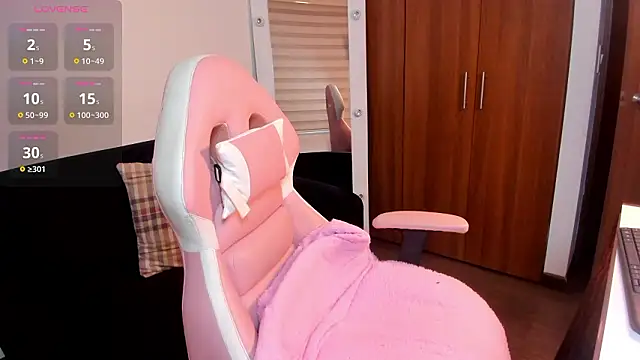 babypeach_1's cam snapshot