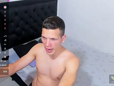 kevinkewman live sex cam