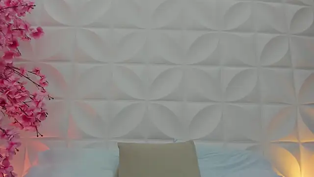 laura_maite_'s cam snapshot