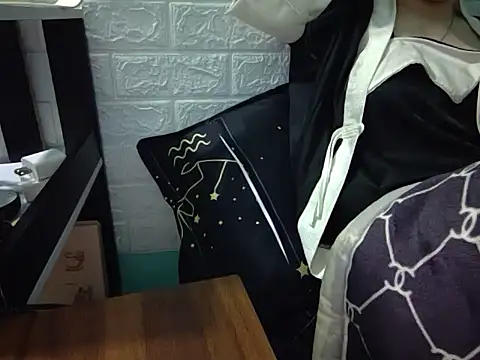 May2k2's cam snapshot