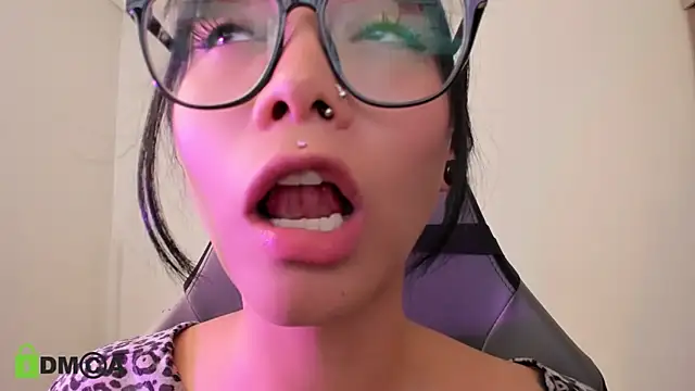 alice-rausing's cam snapshot