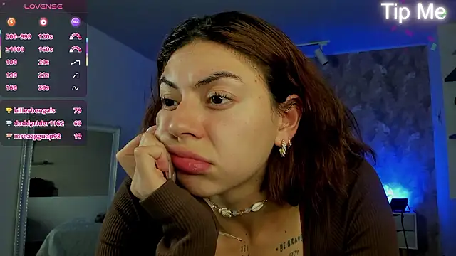 april_dumont's cam snapshot