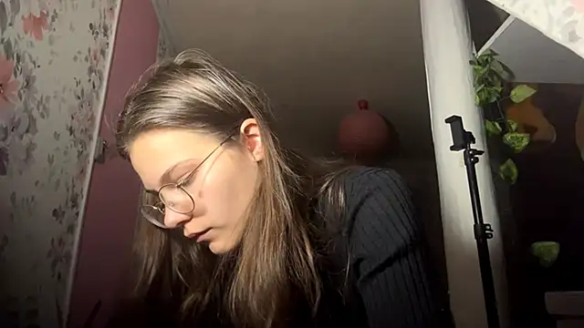 EdythRozier's cam snapshot