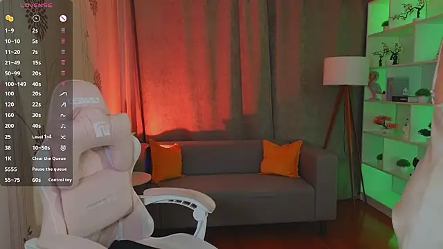 Lovella_Lips's cam snapshot