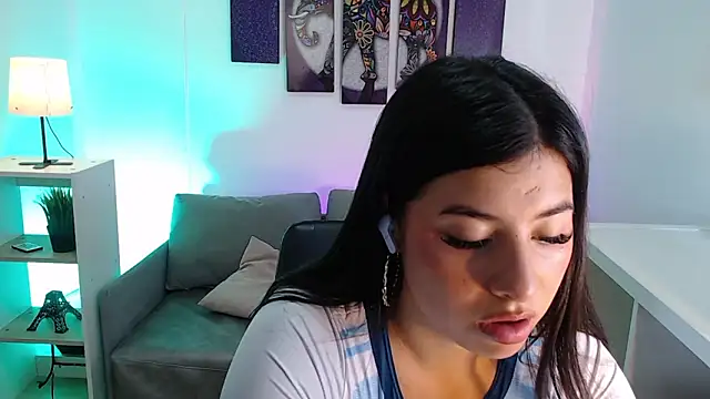 emily_jewell1's cam snapshot