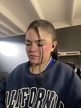 Camila_Duarte2's cam snapshot