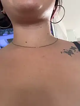 Nahomy_Benett's cam snapshot