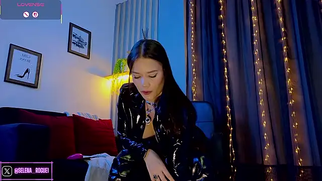 selena_rogue's cam snapshot