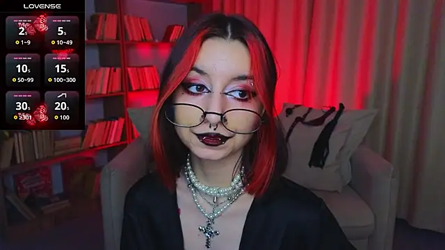 Mistress__Marcelline's cam snapshot