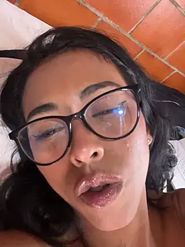 Emma__cumlovee's cam snapshot