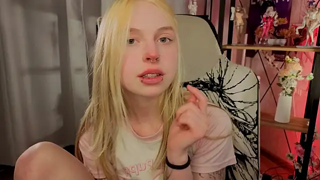 ElvenQueen's cam snapshot