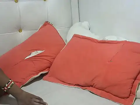 Mylaclara's cam snapshot