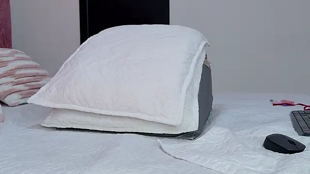 kendal_rossi's cam snapshot