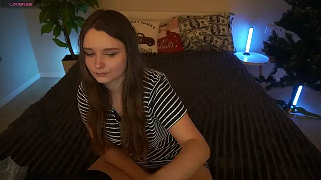 MagicPeachh_'s cam snapshot