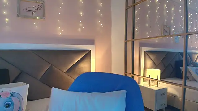 lilly_rohan's cam snapshot