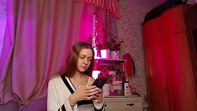 Adeline_Maxwell's cam snapshot