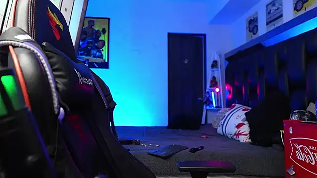 logan_hugh8 live sex cam